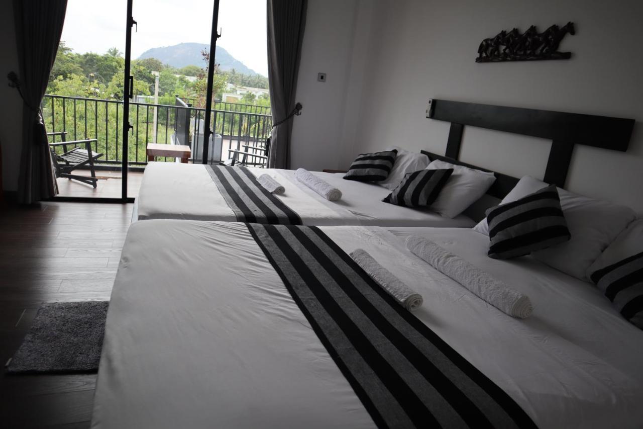 Black Mustang Hotel Dambulla Eksteriør bilde